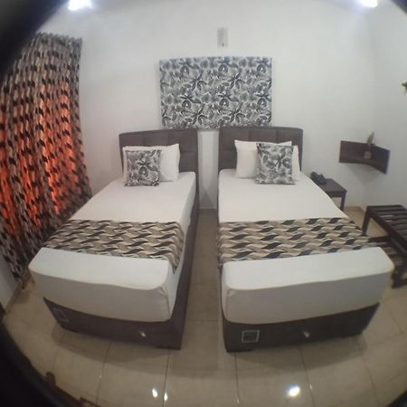 Larn'S Villa Hotel & Apartment Wadduwa Exteriér fotografie