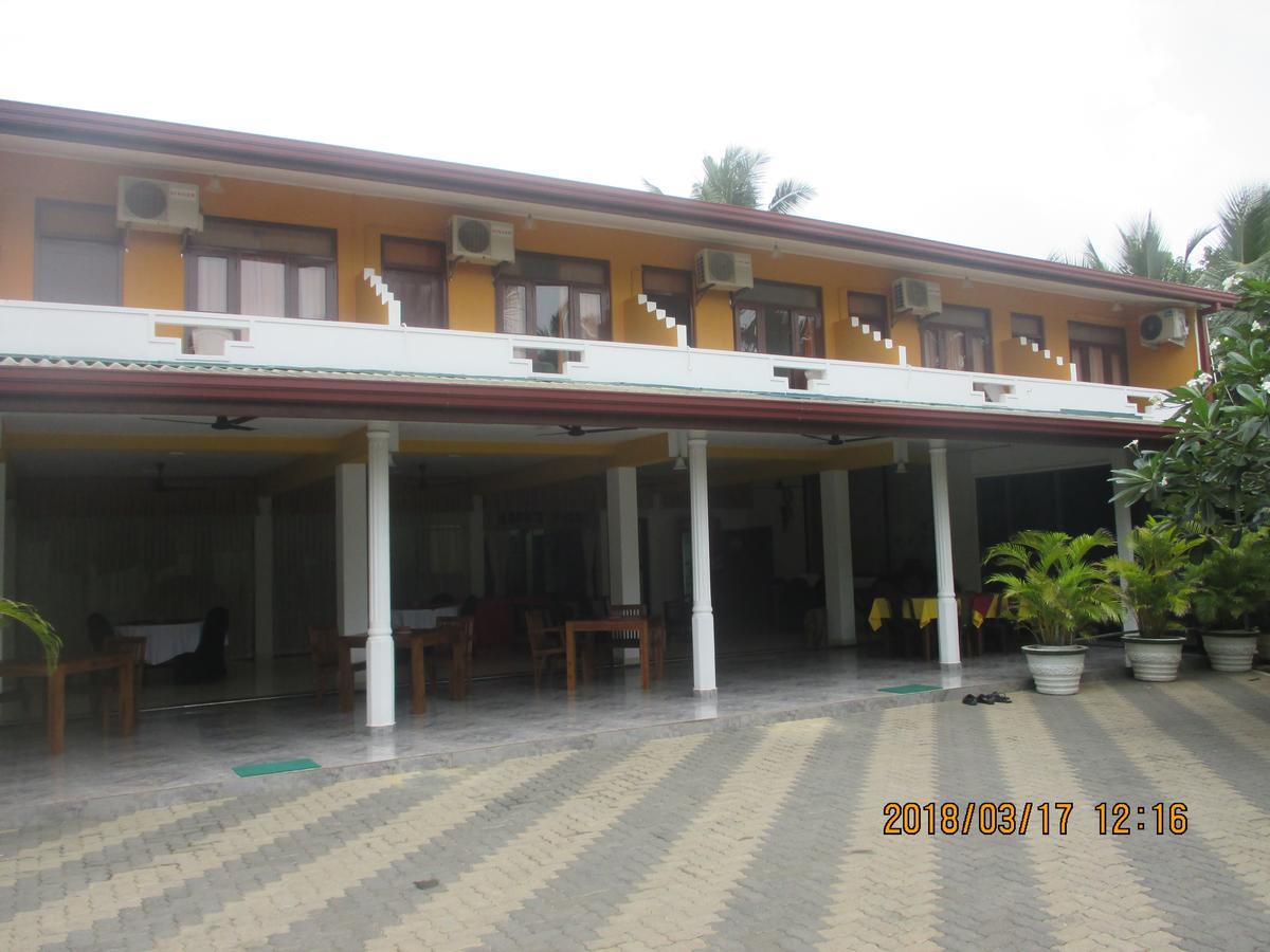 Larn'S Villa Hotel & Apartment Wadduwa Exteriér fotografie